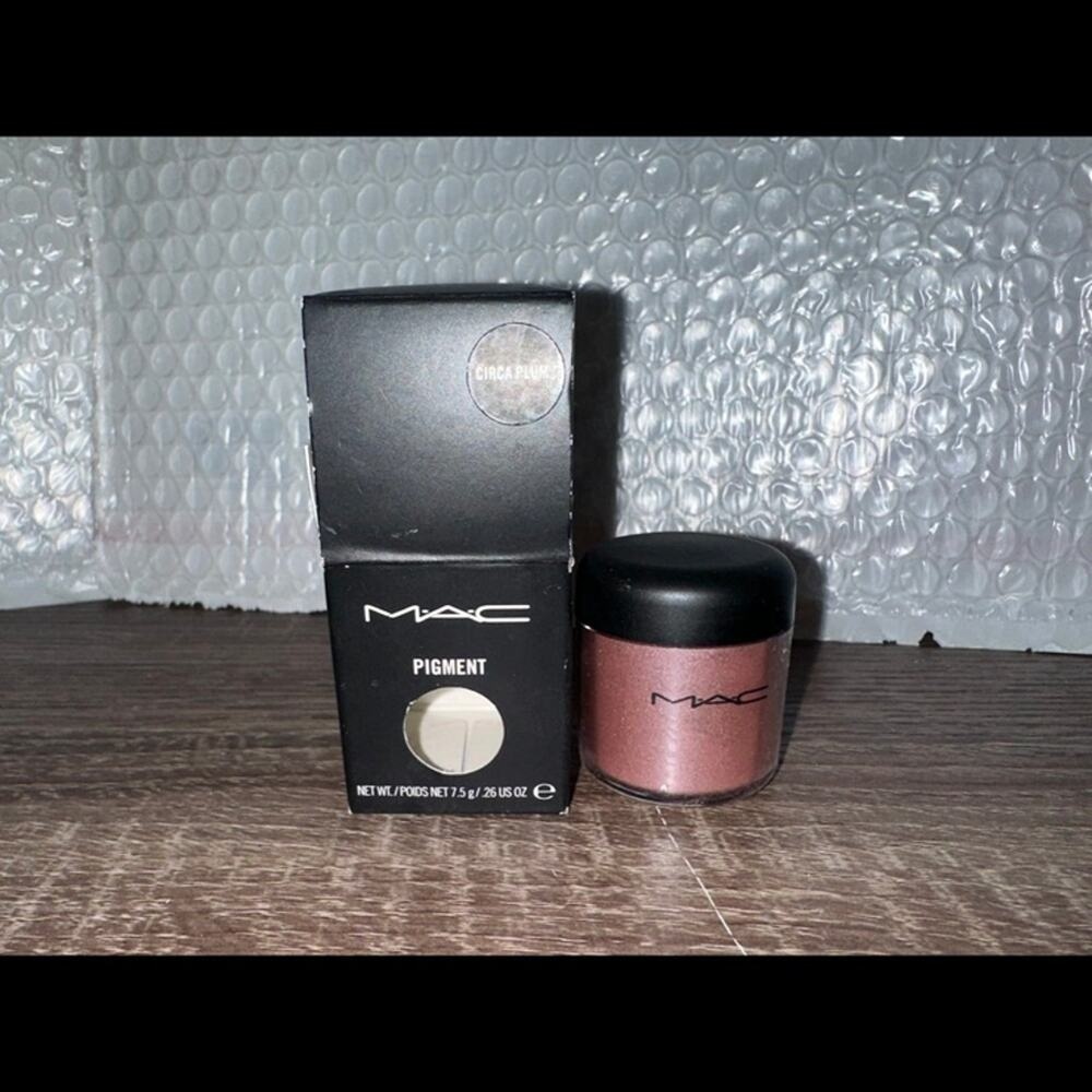 mac cosmetics circa plum pigment face